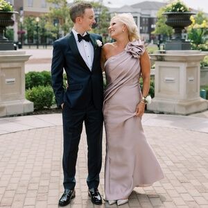 Frascara size 8 Mother of the Bride/Groom Dress